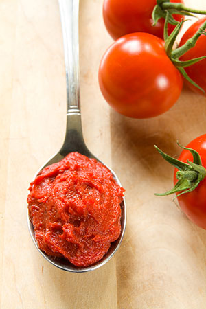 Przecier pomidorowy czy pomidory w puszce – co wybrać?