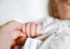 Zespół Edwardsa – czym jest, jakie są jego objawy i diagnostyka? dziecko