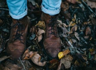 Dlaczego skórzane buty śmierdzą?